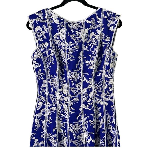 Tadashi Shoji Sleeveless Blue White Floral Embroidered Pleated Dress - Picture 4 of 9